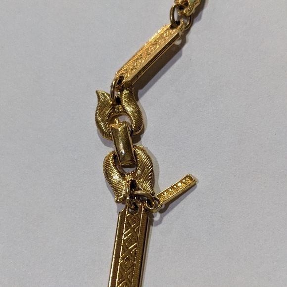 D'Orlan Gold Chain Necklace - Picture 2 of 4